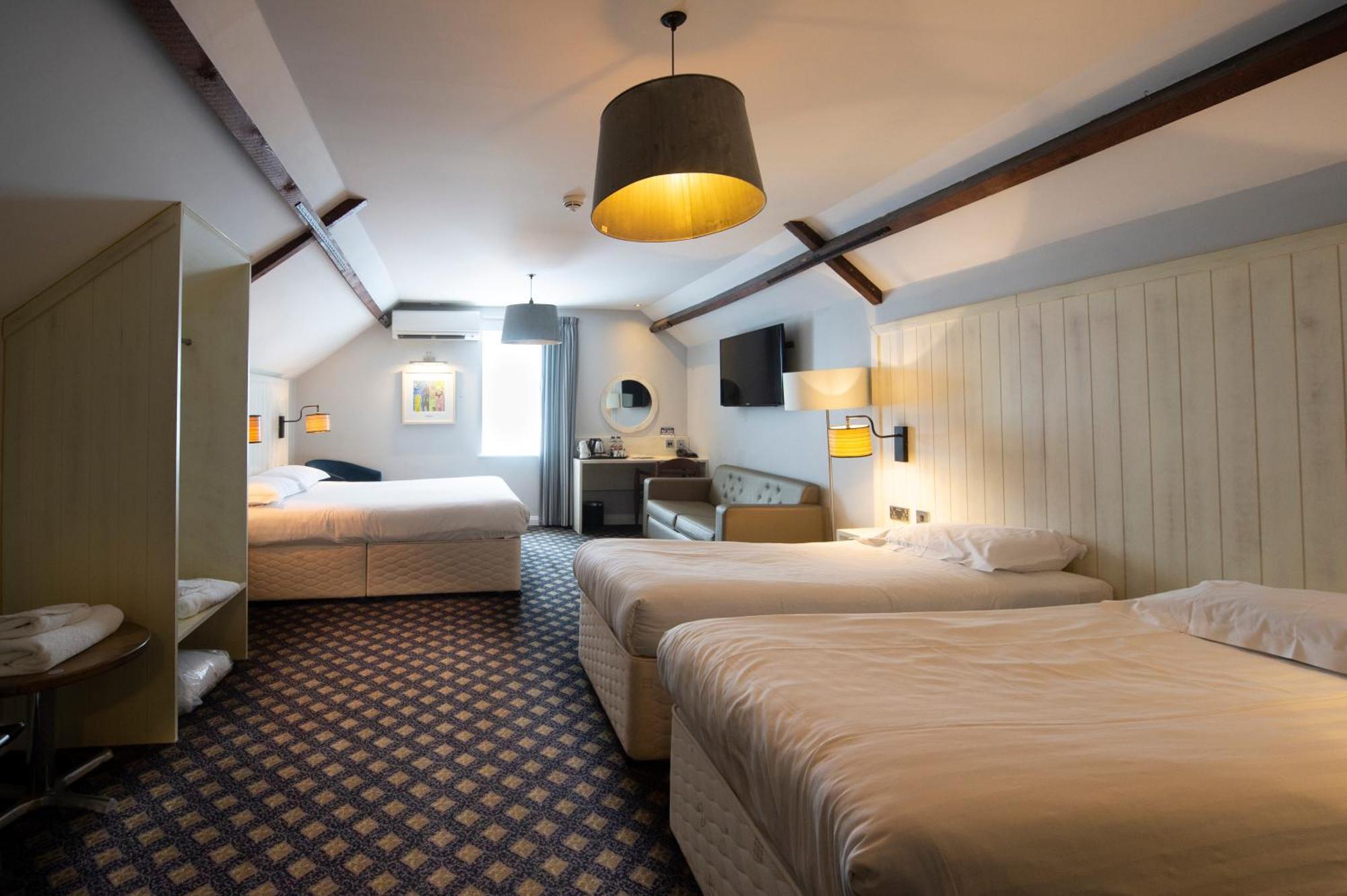 The King'S Head Hotel Wetherspoon Beccles Bagian luar foto