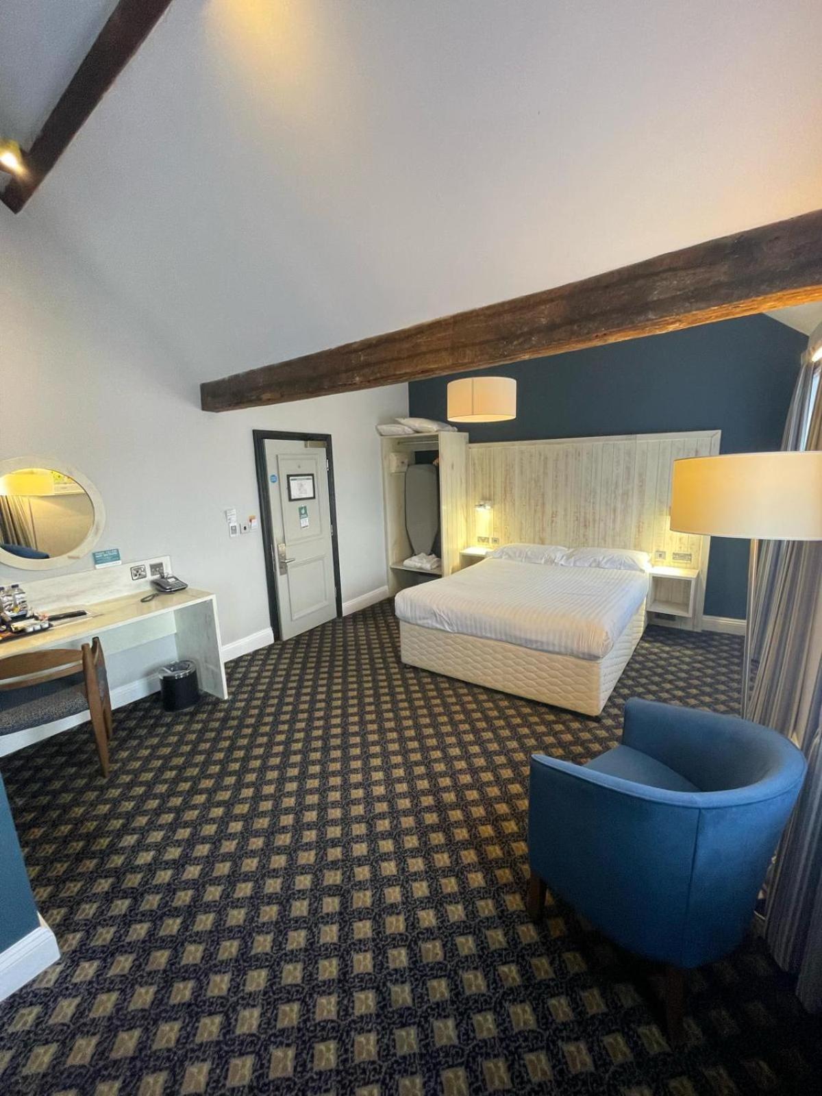The King'S Head Hotel Wetherspoon Beccles Bagian luar foto