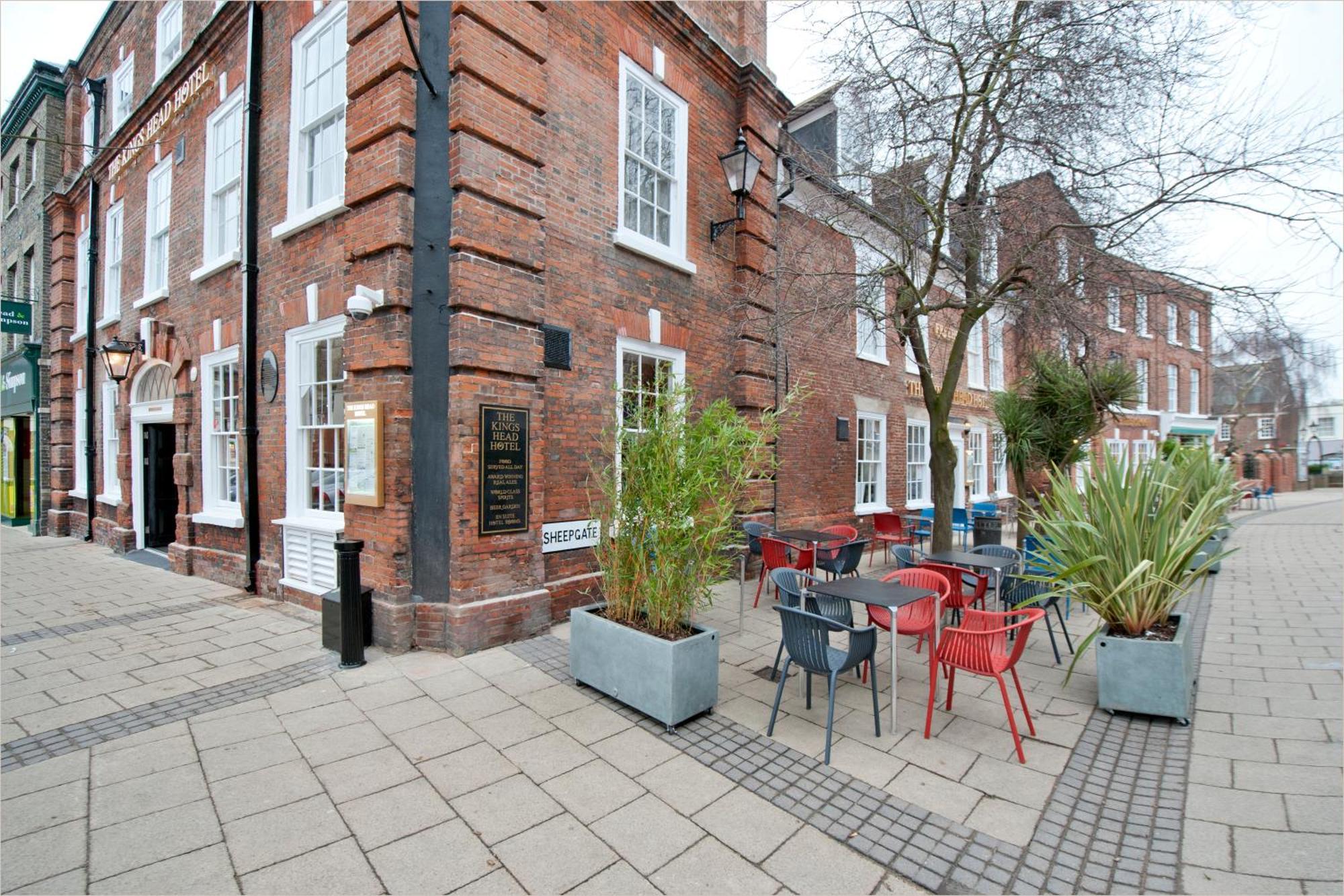 The King'S Head Hotel Wetherspoon Beccles Bagian luar foto