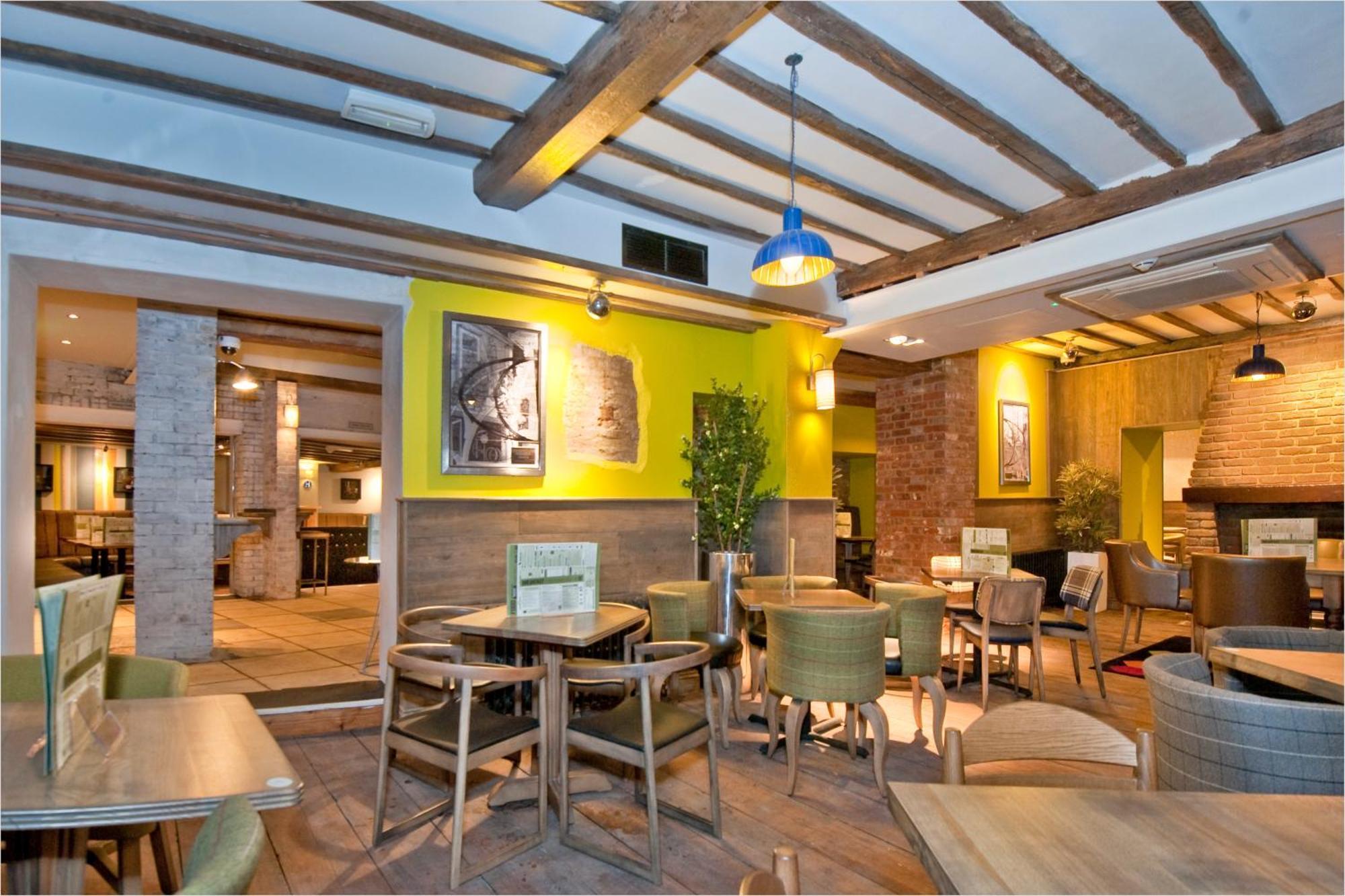The King'S Head Hotel Wetherspoon Beccles Bagian luar foto