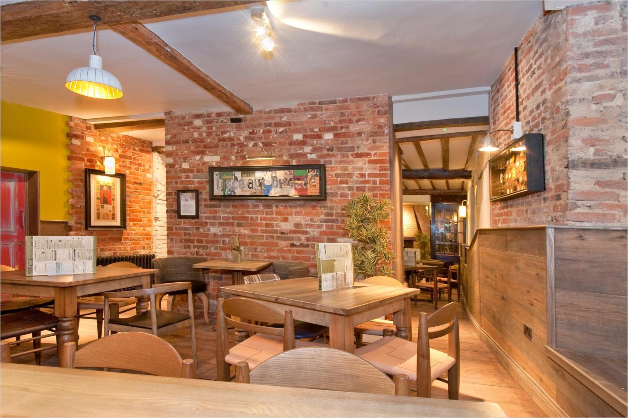 The King'S Head Hotel Wetherspoon Beccles Bagian luar foto