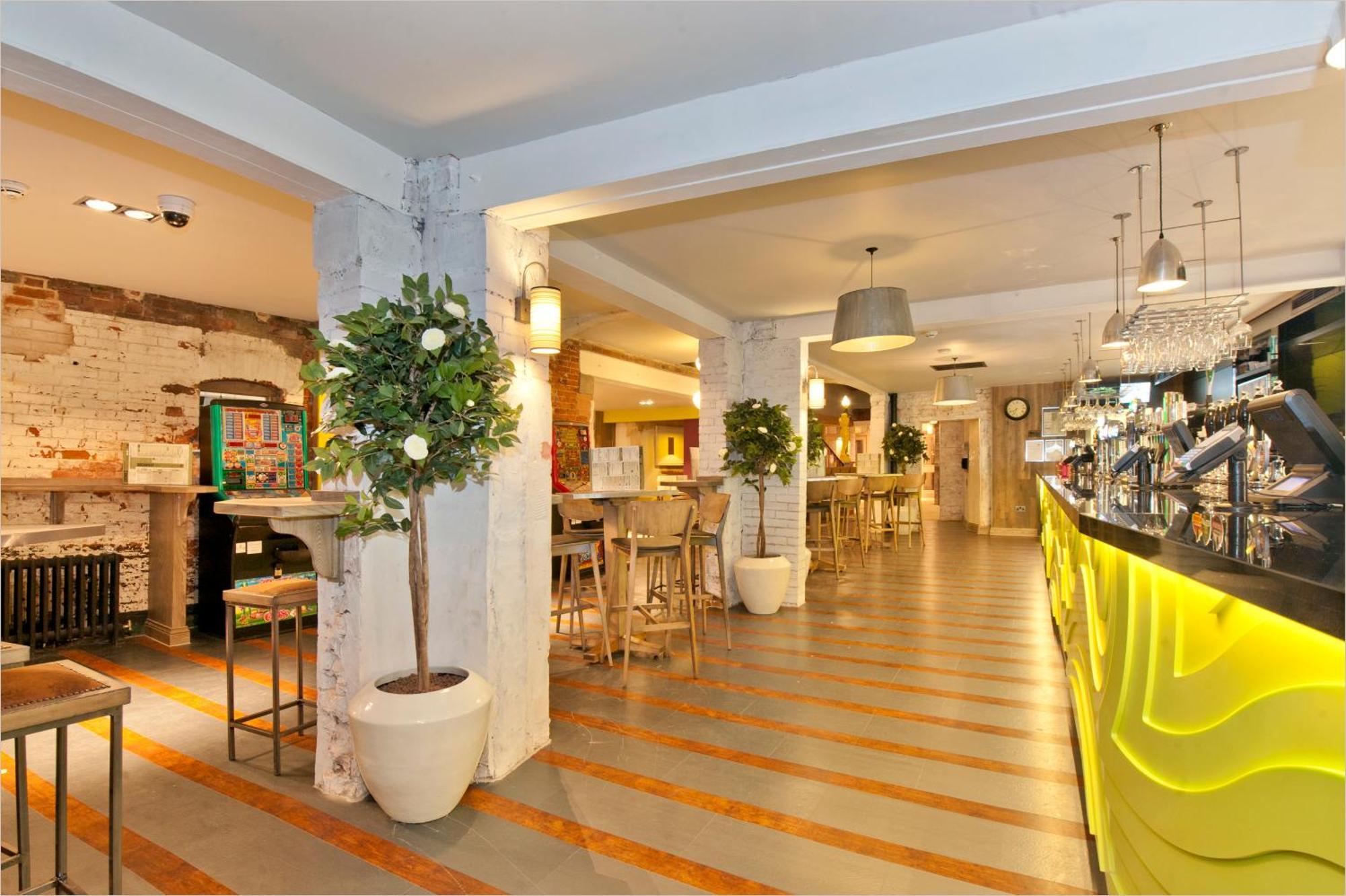 The King'S Head Hotel Wetherspoon Beccles Bagian luar foto