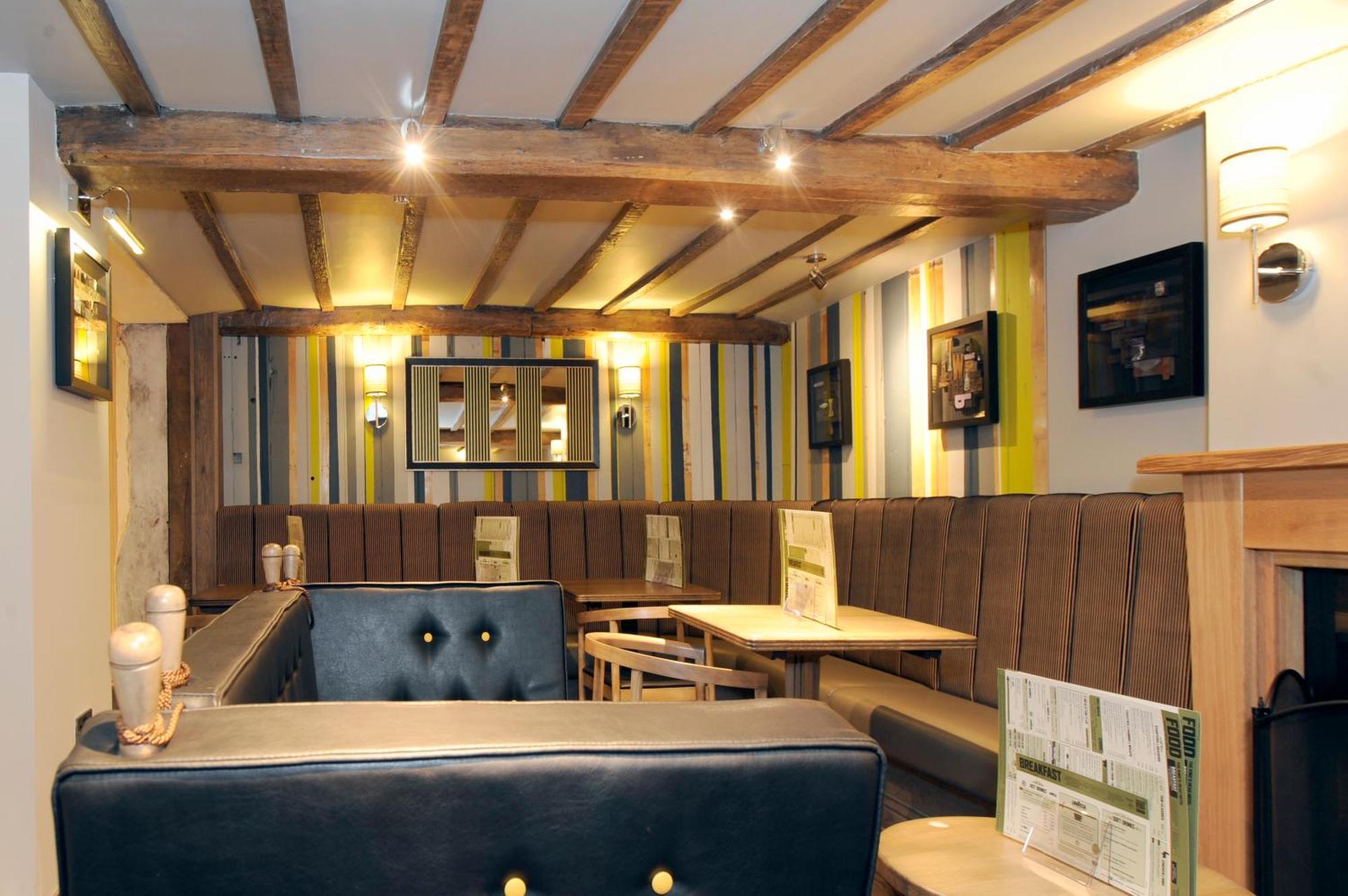 The King'S Head Hotel Wetherspoon Beccles Bagian luar foto