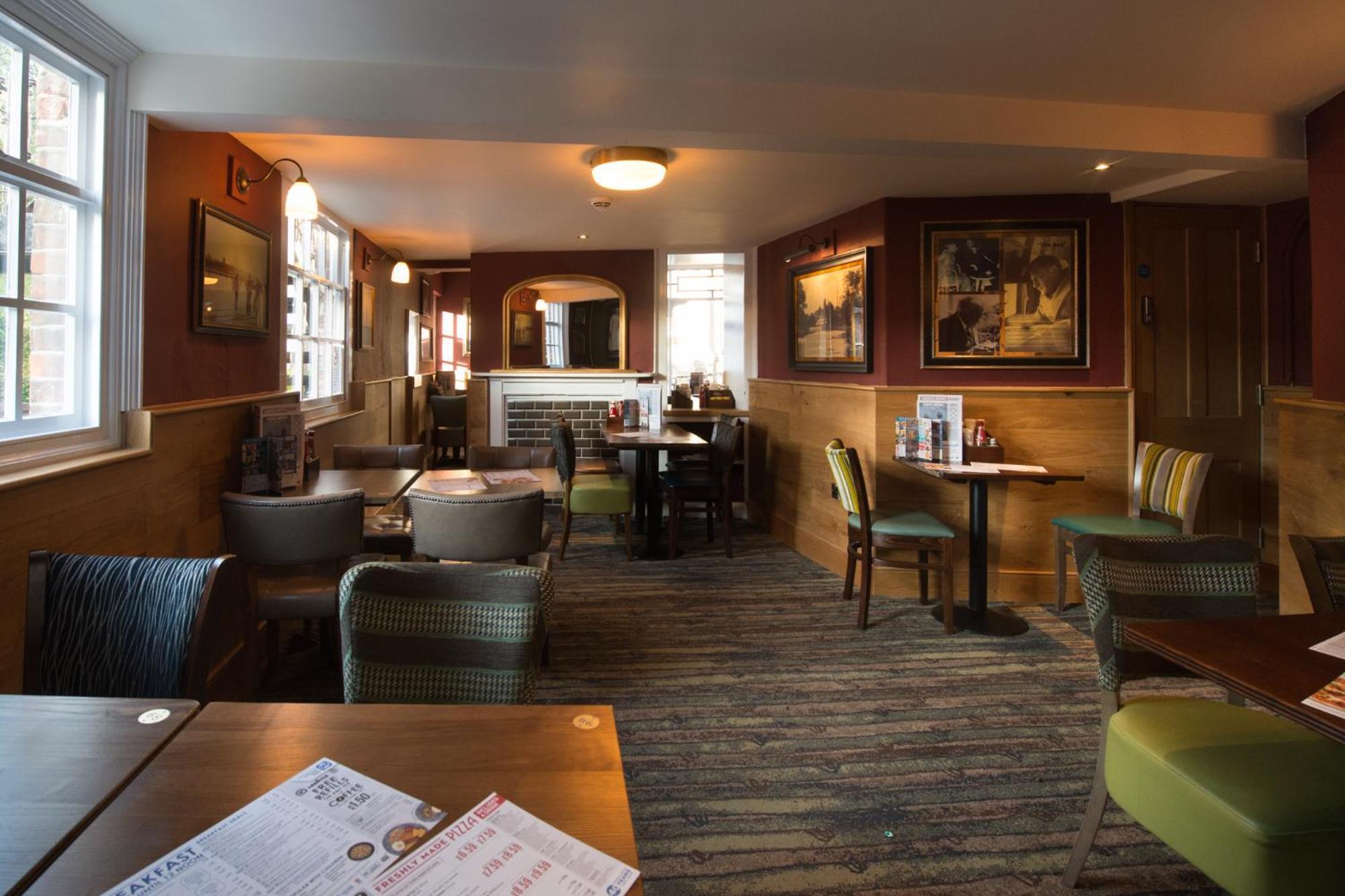 The King'S Head Hotel Wetherspoon Beccles Bagian luar foto