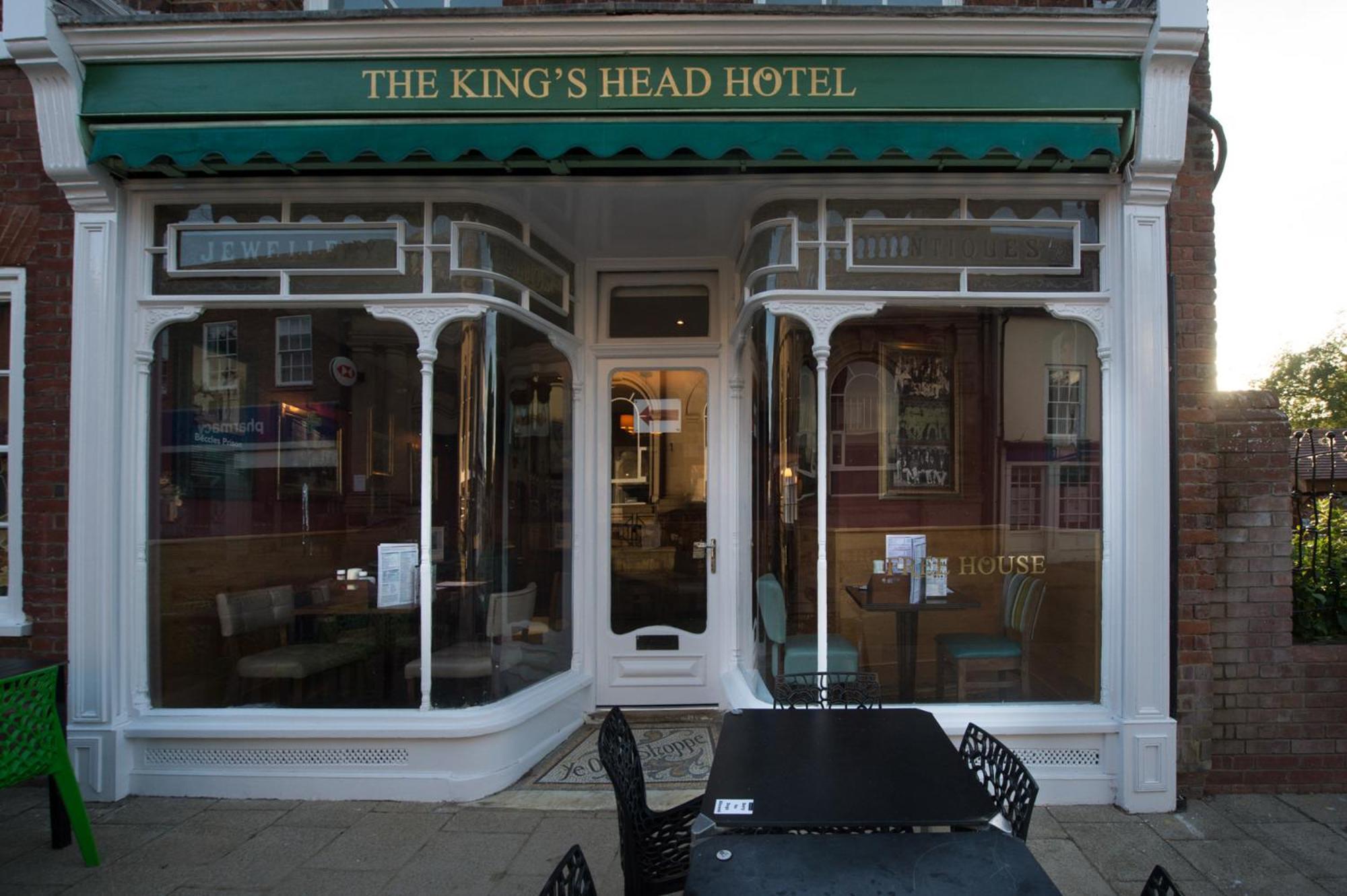 The King'S Head Hotel Wetherspoon Beccles Bagian luar foto