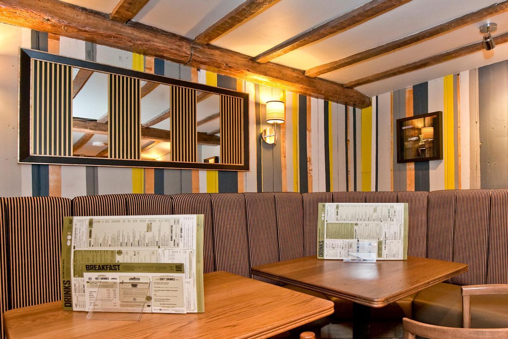 The King'S Head Hotel Wetherspoon Beccles Bagian luar foto