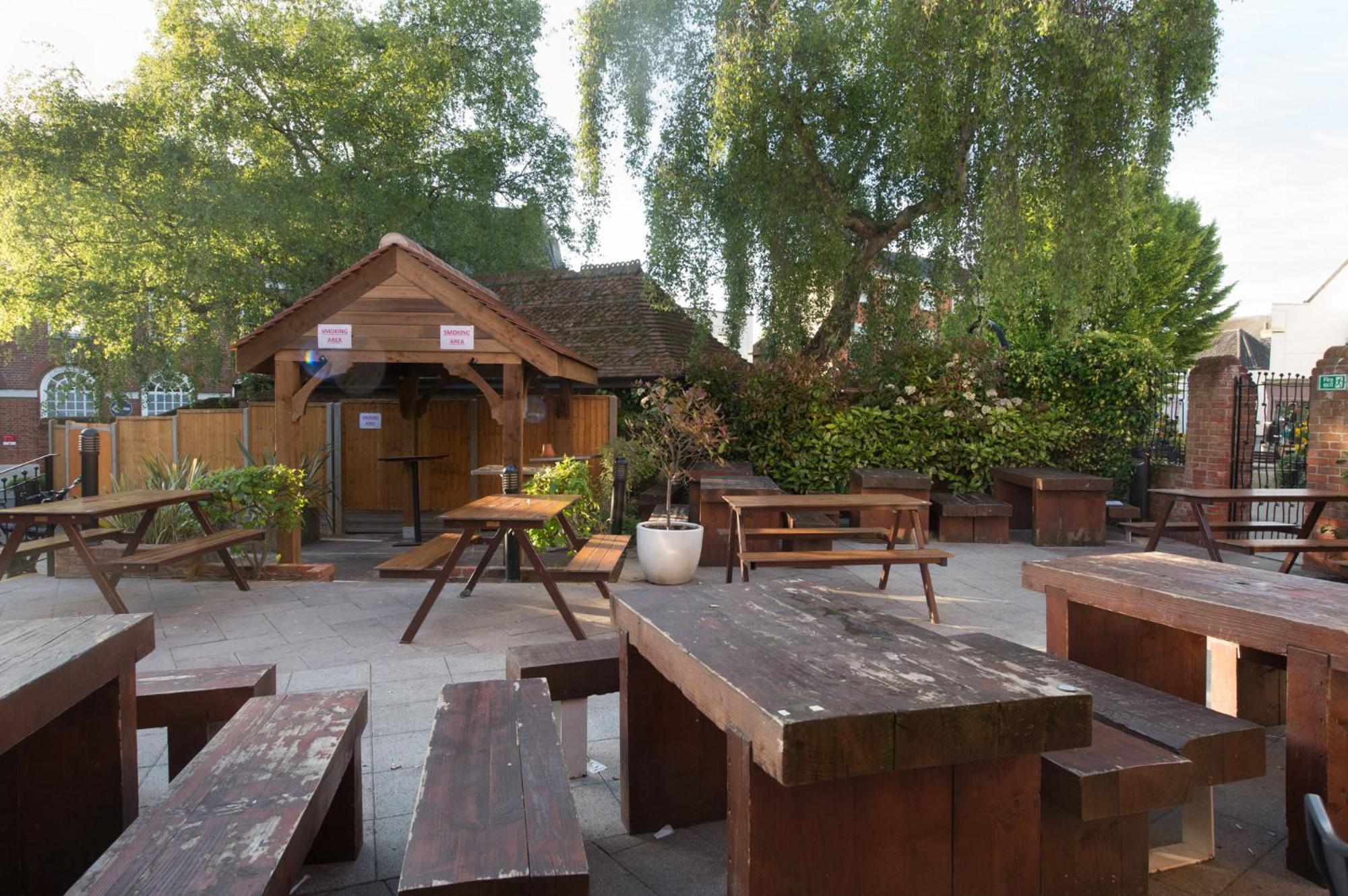 The King'S Head Hotel Wetherspoon Beccles Bagian luar foto