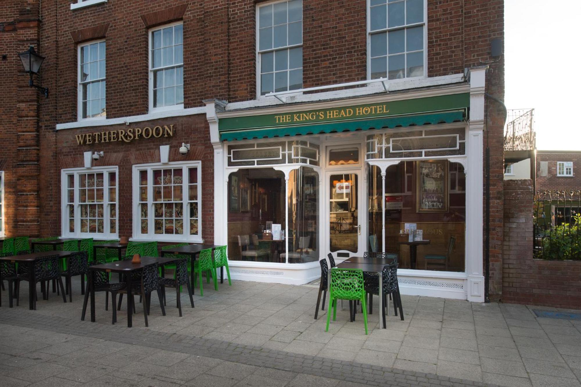The King'S Head Hotel Wetherspoon Beccles Bagian luar foto