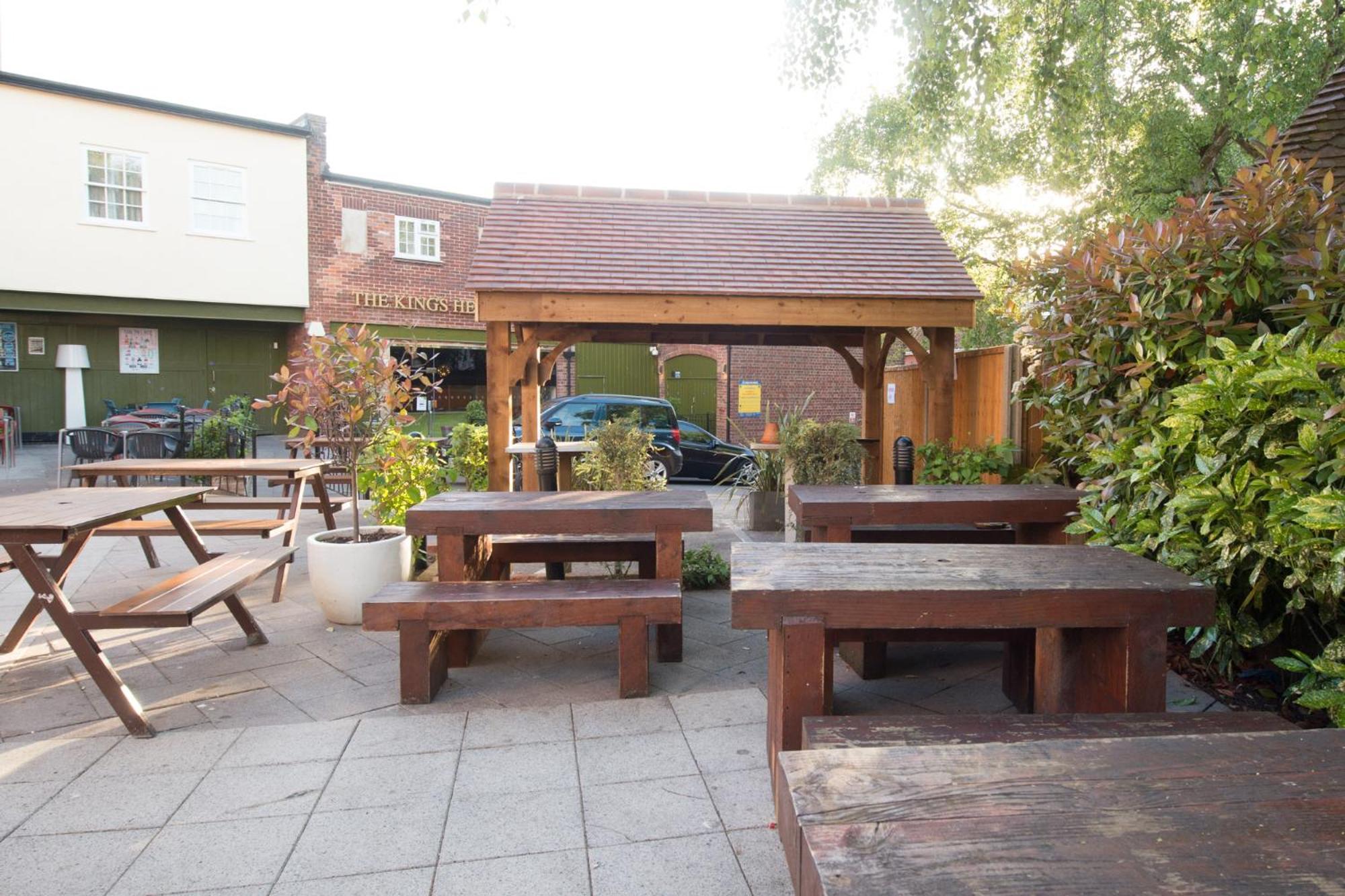 The King'S Head Hotel Wetherspoon Beccles Bagian luar foto