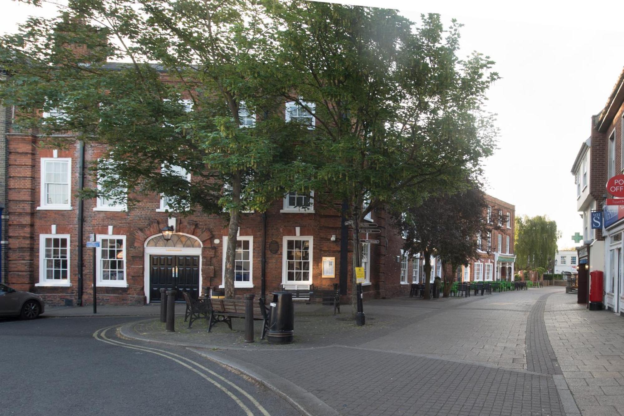 The King'S Head Hotel Wetherspoon Beccles Bagian luar foto