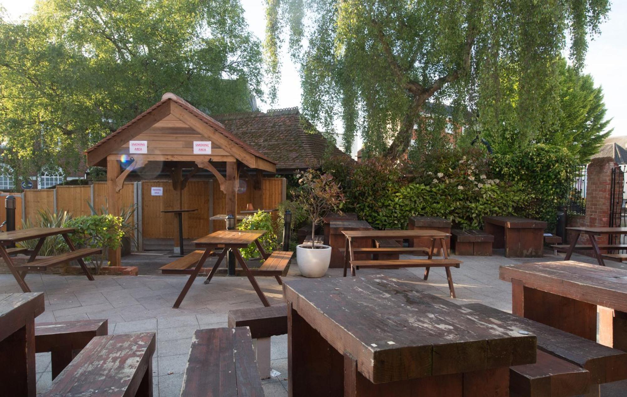 The King'S Head Hotel Wetherspoon Beccles Bagian luar foto