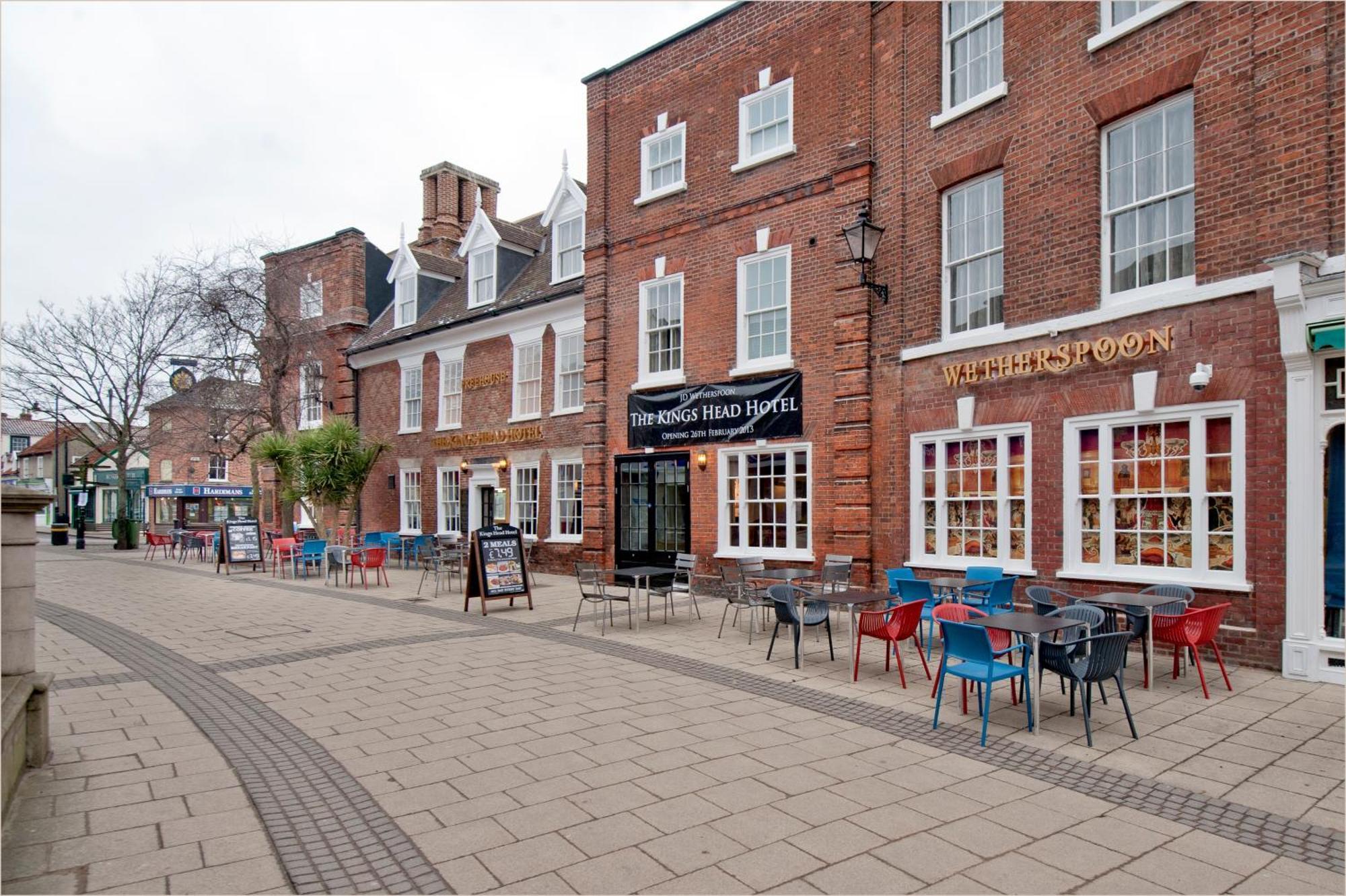 The King'S Head Hotel Wetherspoon Beccles Bagian luar foto