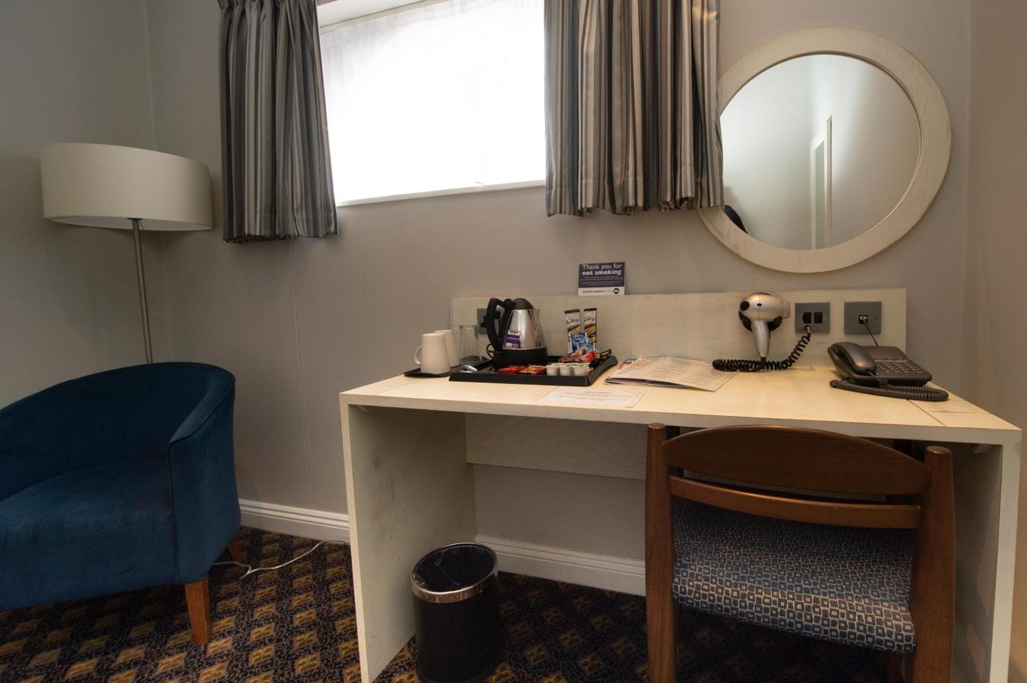 The King'S Head Hotel Wetherspoon Beccles Bagian luar foto