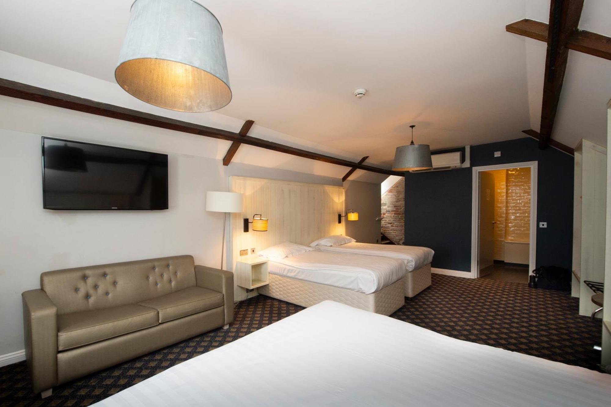 The King'S Head Hotel Wetherspoon Beccles Bagian luar foto