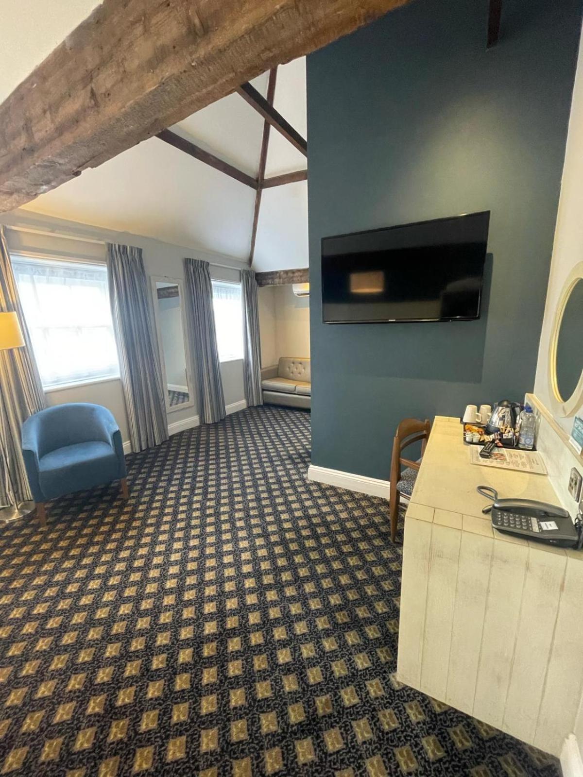 The King'S Head Hotel Wetherspoon Beccles Bagian luar foto