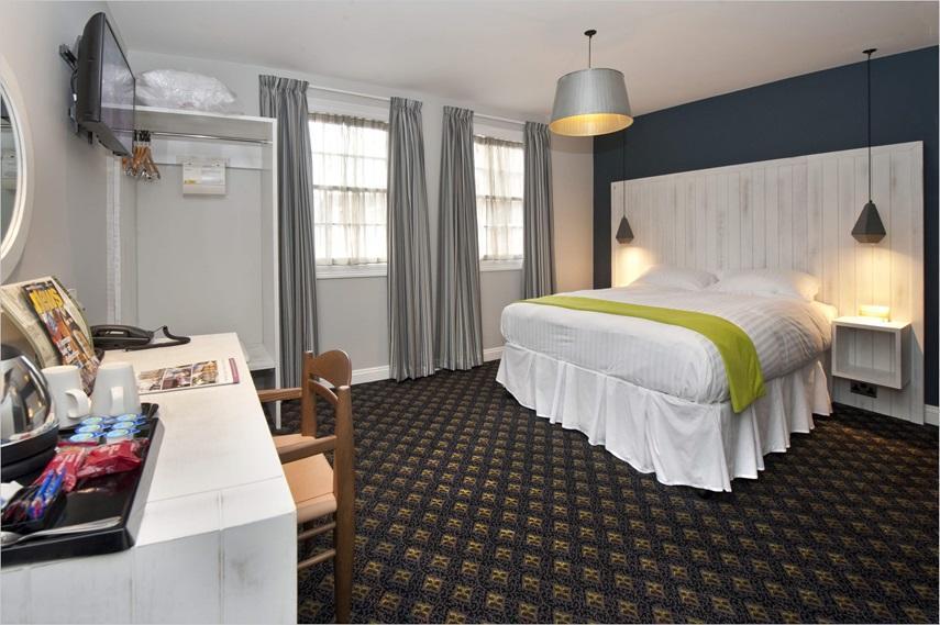 The King'S Head Hotel Wetherspoon Beccles Bagian luar foto