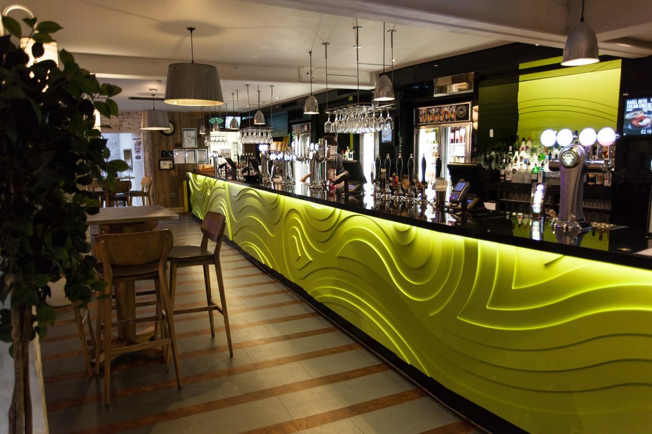 The King'S Head Hotel Wetherspoon Beccles Bagian luar foto