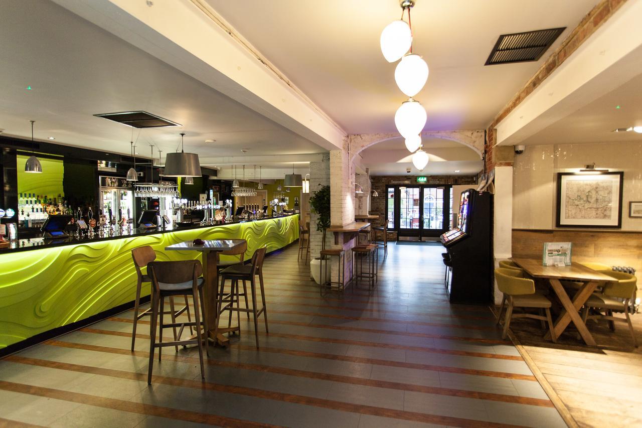 The King'S Head Hotel Wetherspoon Beccles Bagian luar foto