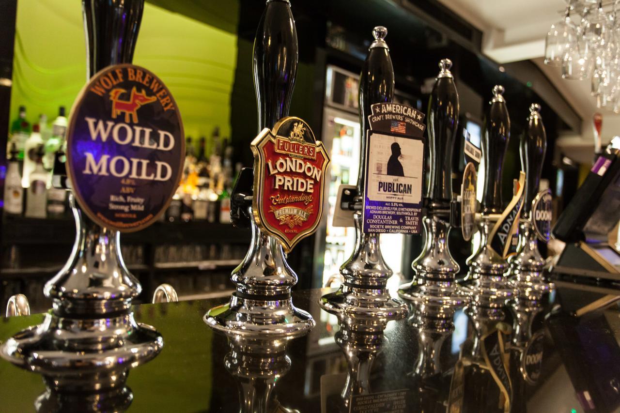 The King'S Head Hotel Wetherspoon Beccles Bagian luar foto