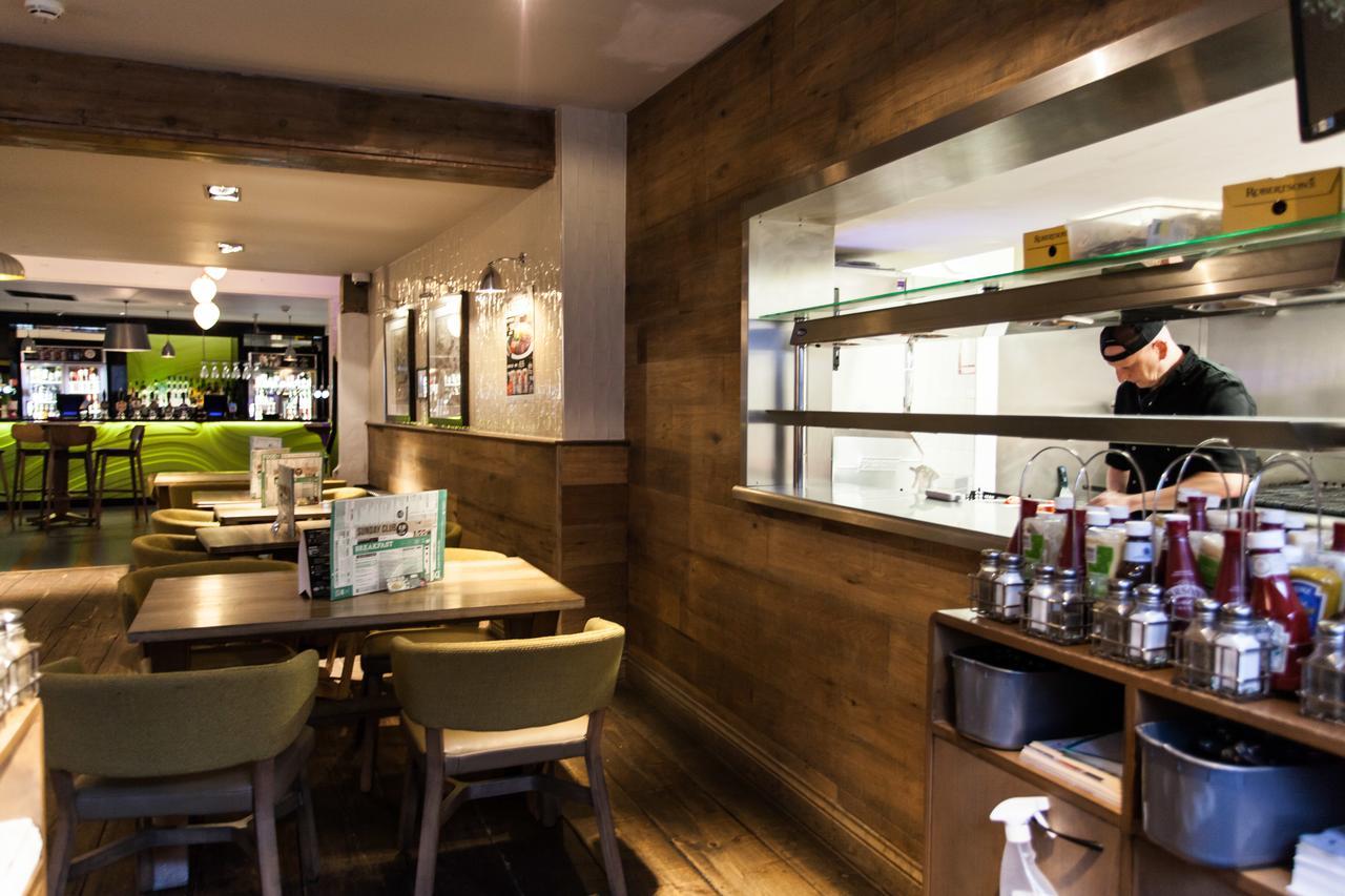 The King'S Head Hotel Wetherspoon Beccles Bagian luar foto
